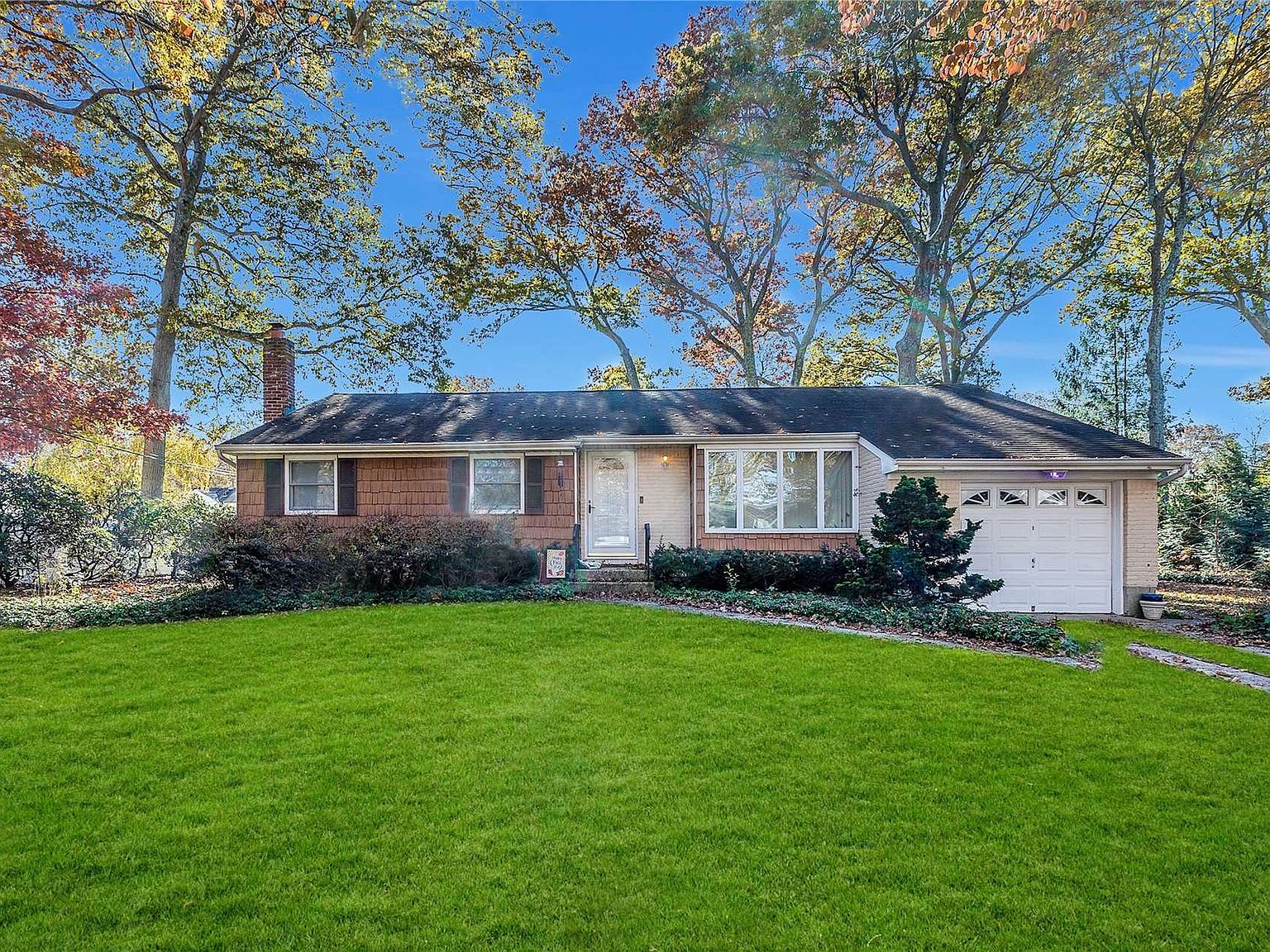 24 Del Place, Hauppauge, NY 11788 Zillow