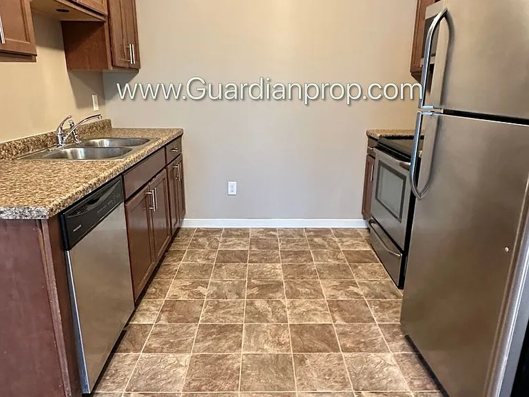 11950 Emery Village Dr N — Photo 3