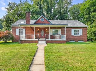 2380 Benton St, Akron, OH 44312