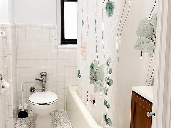 3rd image of 3396 Wayne Avenue #D22