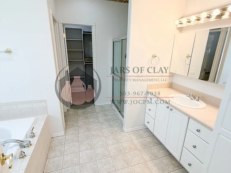 522 Inverness Dr SE — Photo 7