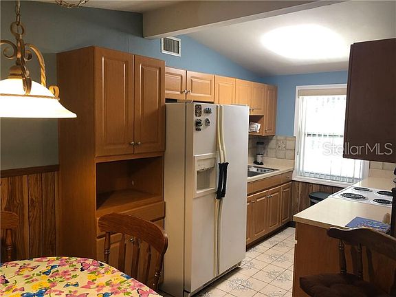 4th image of 2310 S 48th St