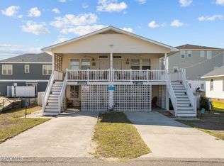 330 S 4th Ave, Kure Beach, NC 28449
