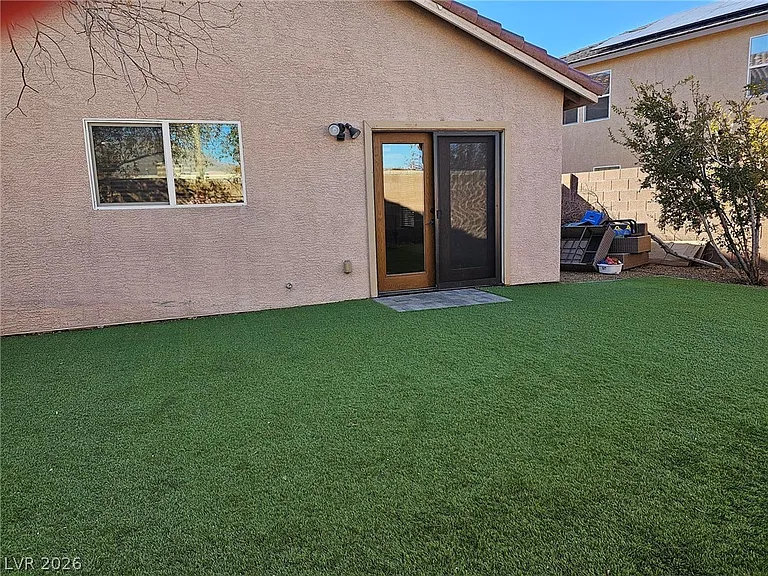 5064 Whistling Acres Ave — Photo 6