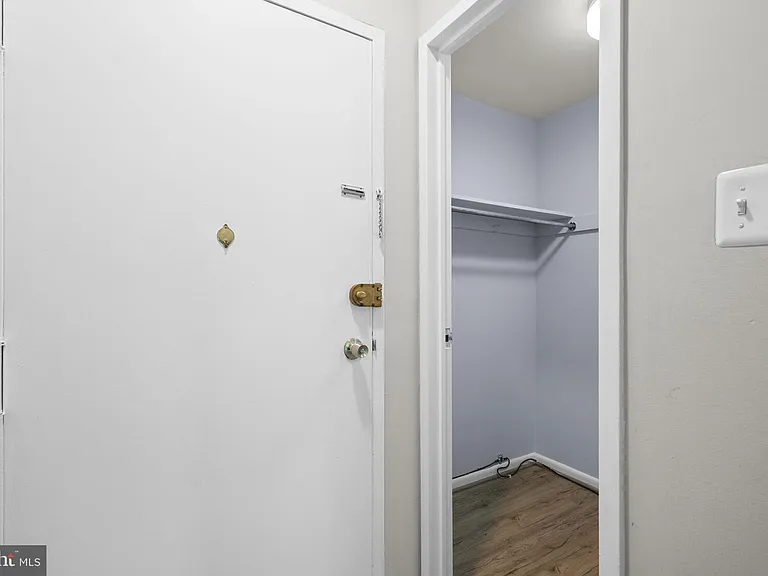 10320 Rockville Pike #401 — Photo 3