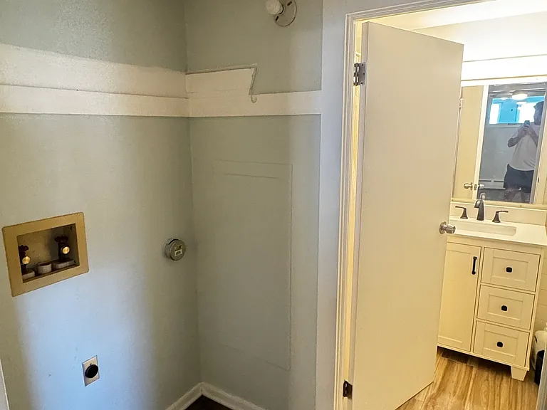 165 Townsend Ave — Photo 14