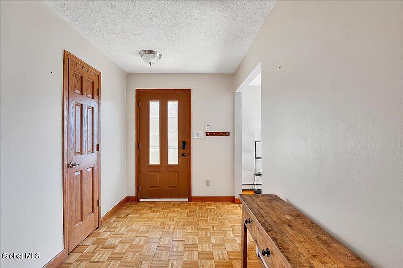 3rd image of 16 Denison Road