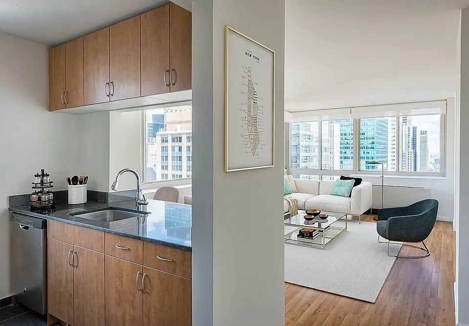 66 W 38th St #31C