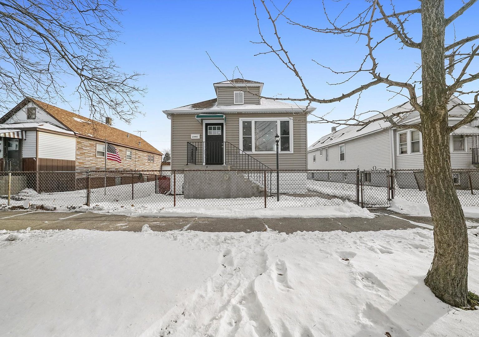 13443 S Avenue L, Chicago, IL 60633 | Zillow