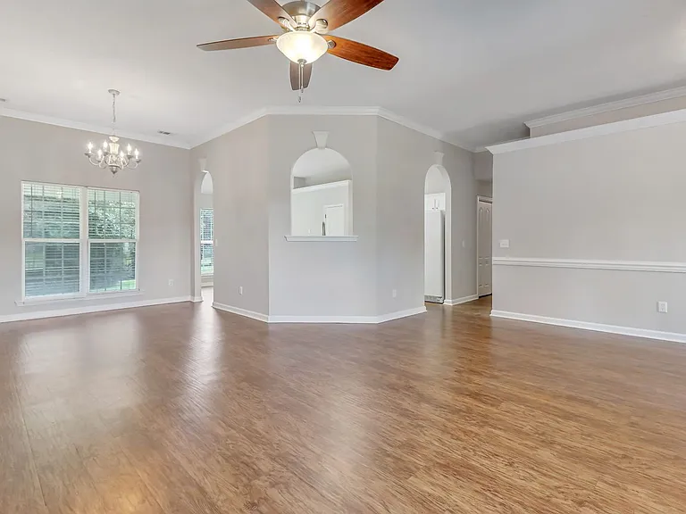 127 Williams Ave — Photo 5