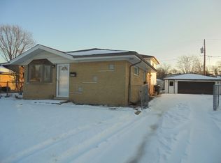4347 Mann St, Evergreen Park, IL 60452