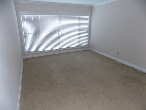 4th image of 950 S Alma St APT 8