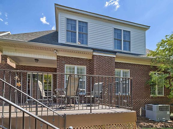 3rd image of 12 Briar Ct N