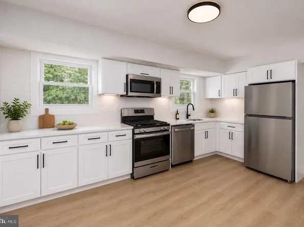15 Francine Dr, Trenton, NJ 08610