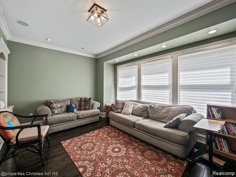 731 S Bates St — Photo 18