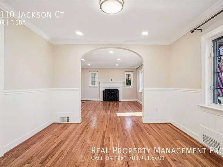1110 Jackson Ct — Photo 6