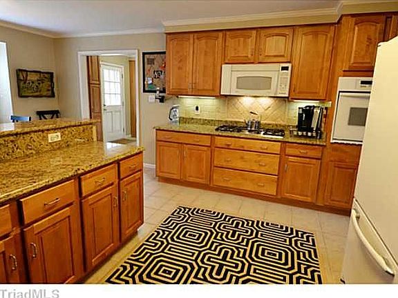 5th image of 4 Parkmont Ct