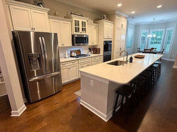 4th image of 496 Sterling Brook Dr