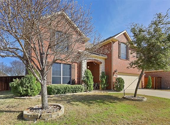 3rd image of 1910 Fountain Wood Dr