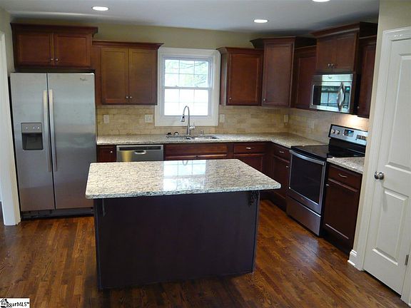 2nd image of 4 Hampshire Dr