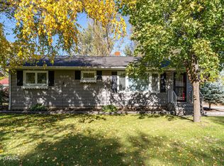 1104 20th St NW, East Grand Forks, MN 56721
