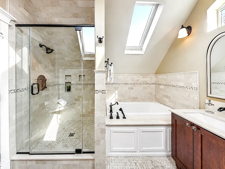 1315 W Henderson St #2 — Photo 18