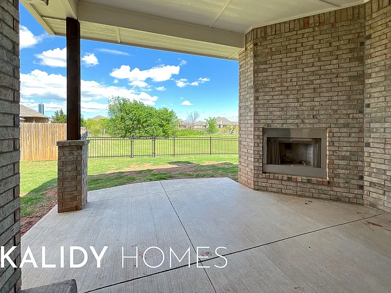 3324 Lola Ct — Photo 17
