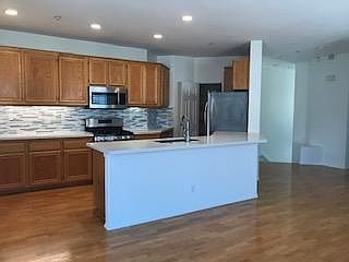 2nd image of 61 Bellevue