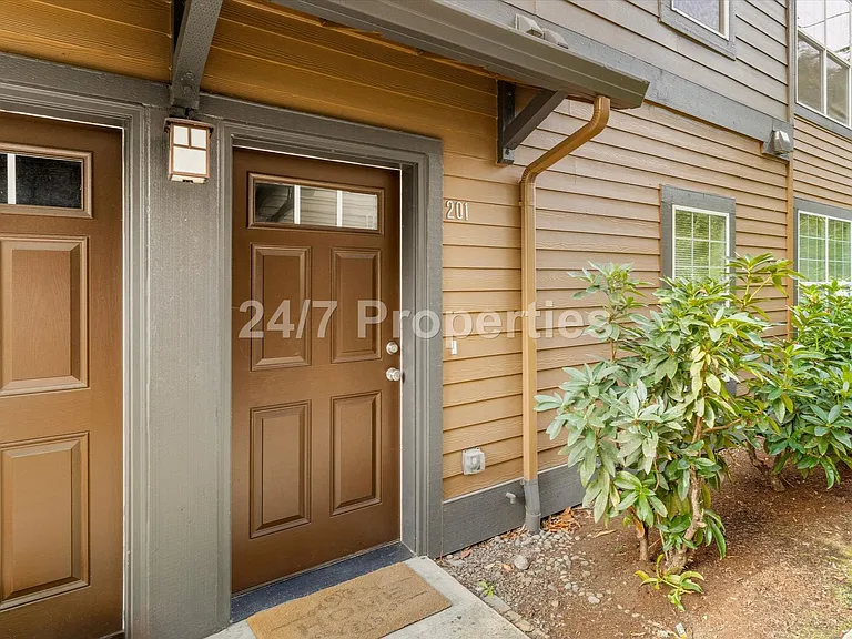 1050 SW 170th Ave #201 — Photo 22