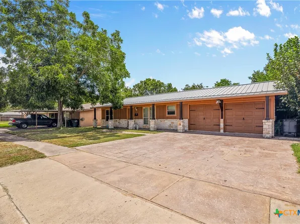 3107 Flamingo Dr, Victoria, TX 77901