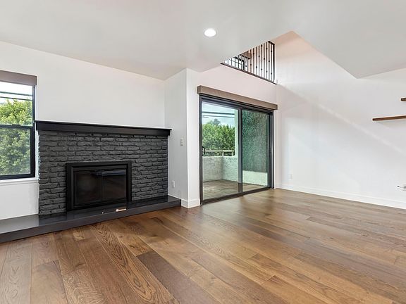 3rd image of 10926 Bluffside Dr Unit 20