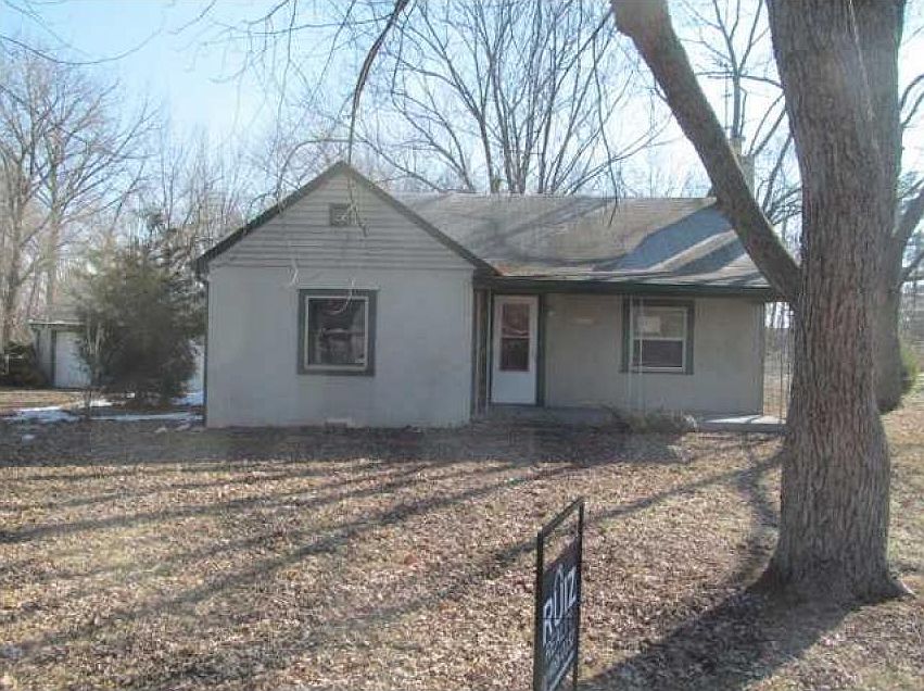 1st image of 3901 N Sadlier Dr