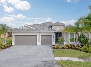 2437 Fallglo St, Naples, FL 34120