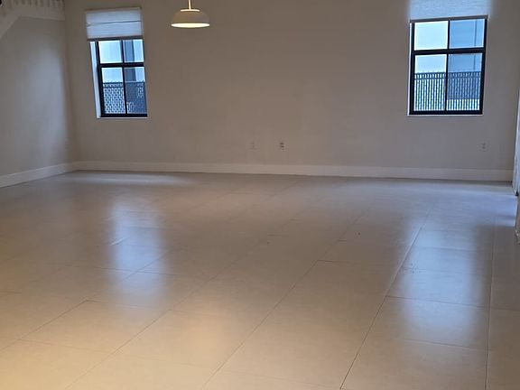 3rd image of 10433 NW 70th Ln #10433