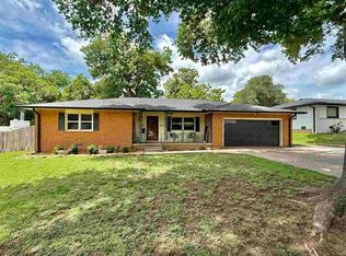 1312 El Camino St, Ponca City, OK 74604