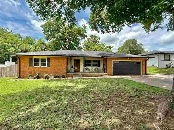 1312 El Camino St, Ponca City, OK 74604