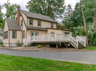 8 Hawthorne Ave, Morris Plains, NJ 07950