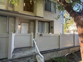 2621 Plaza Del Amo, Torrance, CA