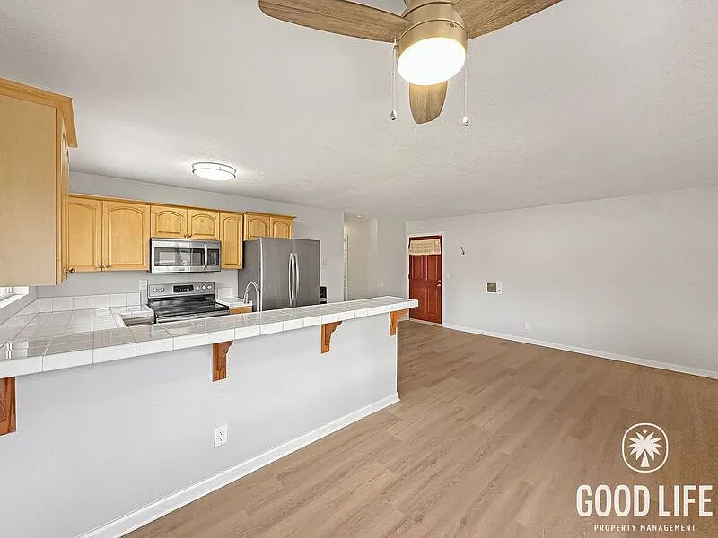 2 bed, 2.0 bath, 802 sqft, $2,450 — Photo 2