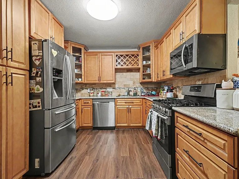 423 Merriweather St — Photo 11