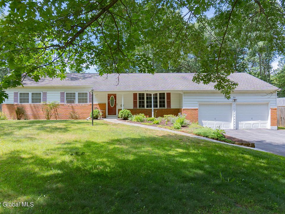 1st image of 12 Garrison Ln