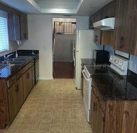 3rd image of 8128 Banyan Blvd