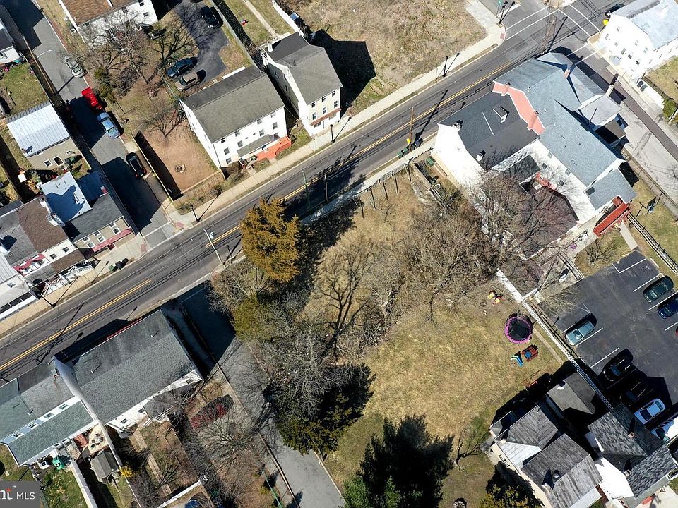 1st image of 114 High St