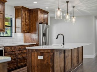 2404 W Commerce St, San Saba, TX 76877
