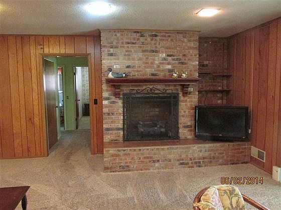 1st image of 606 Condra Dr