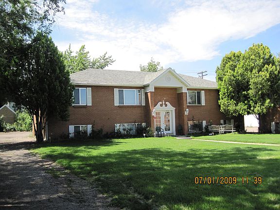 Two buildings , both 4-plexes and just alike,. are found on the property in which this apt is found.
