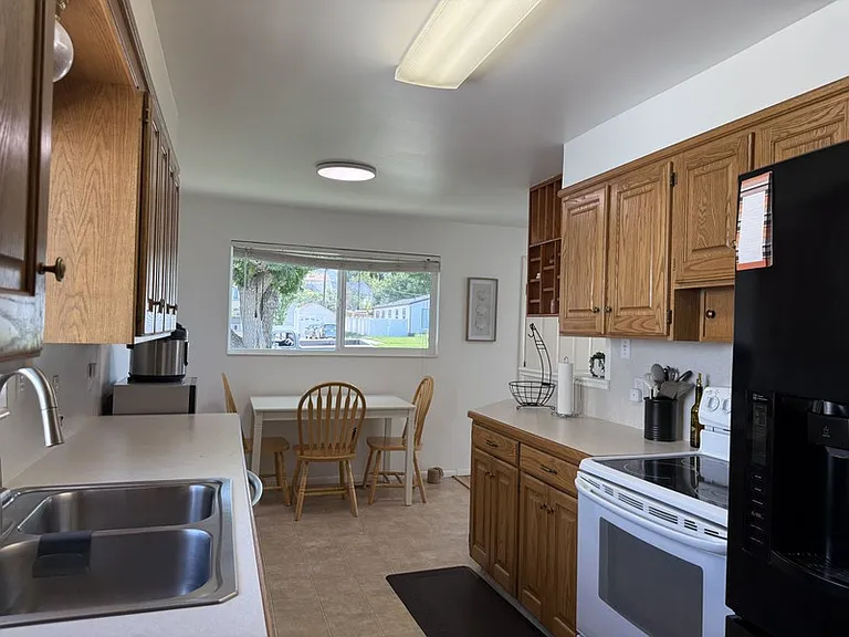 145 N 500 E — Photo 3