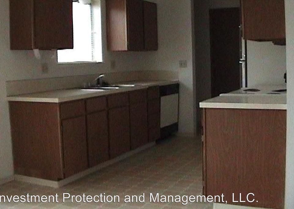 2nd image of 1018 Nectarine St