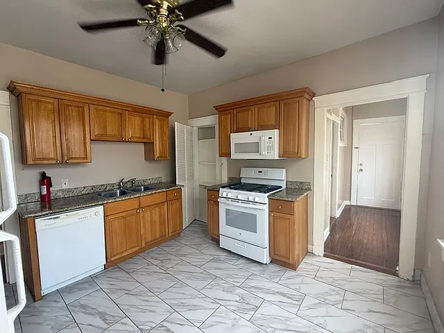 4001 Banks St — Photo 8