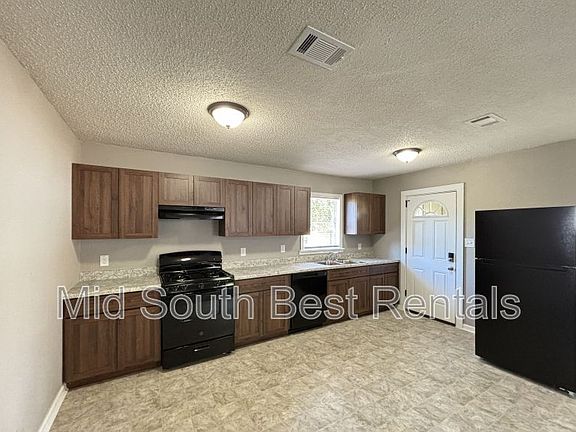 3rd image of 5617 Shamrock Dr